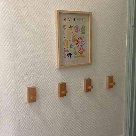 Le Curieux St Dizier Apartment *