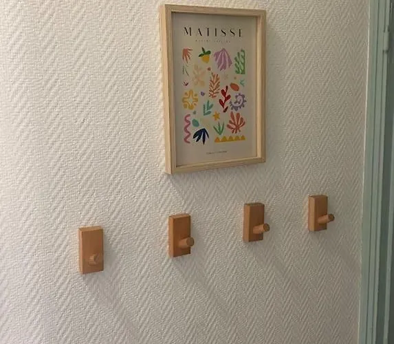 Le Curieux St Dizier Apartamento *